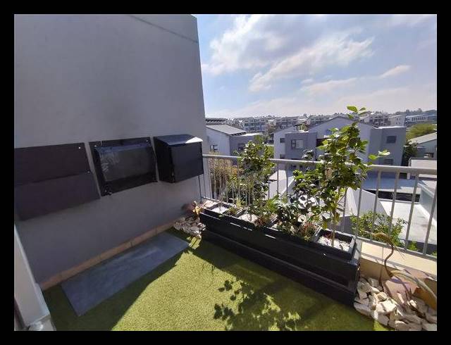 2 BEDROOM APARTMENT FOR SALE IN GREENSTONE HILL